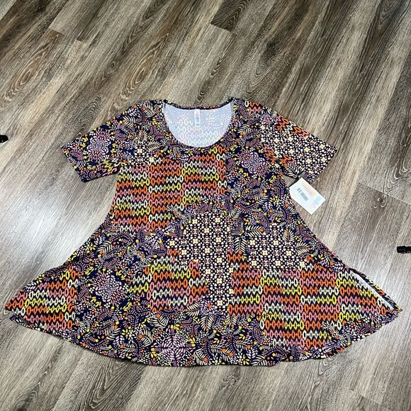 NWT Lularoe Perfect T Geometric floral multi colored, sz:S - Picture 1 of 4